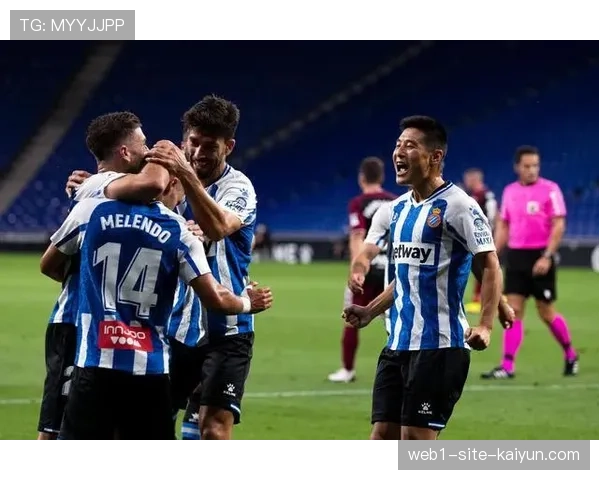 法兰克福新援布尔卡特半程八球 锋线轮转效果显著